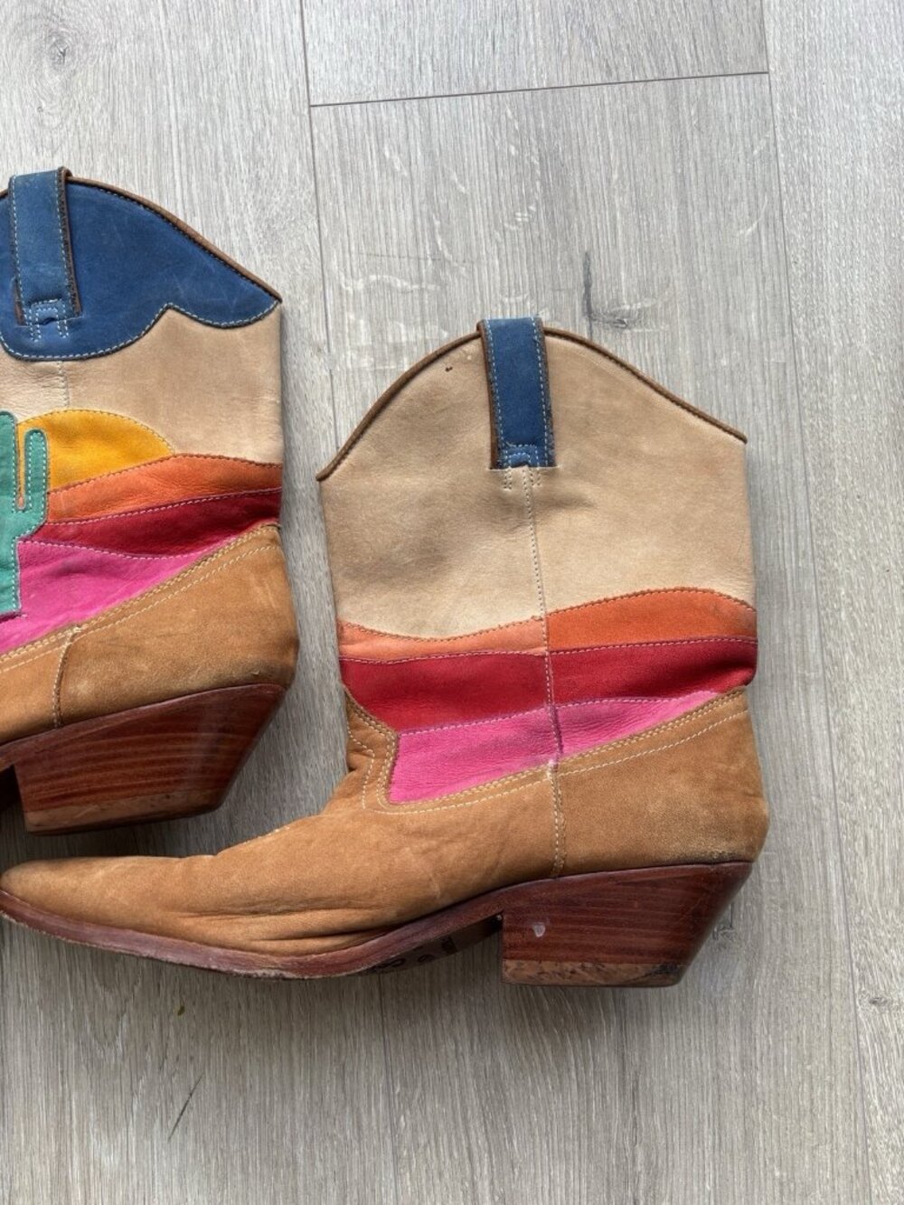 Festival Boho Short Boots Booties Suede Cowgirl Desert Rainbow Sz 9 Circles - Picture 5 of 16